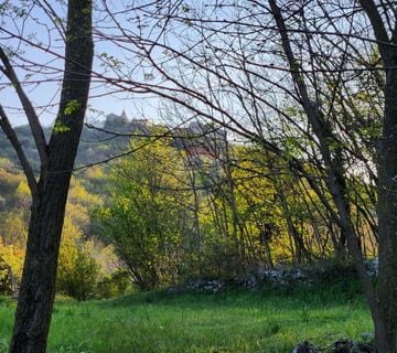 Grobnik, Zastenice - teren za kuću sa osiguranim pristupnim putom - cover