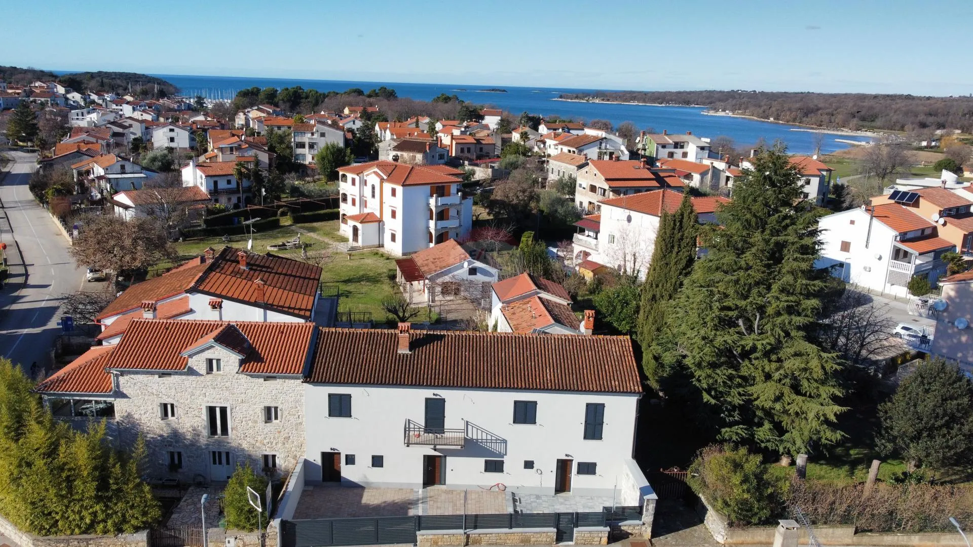 Istra, Funtana - kuća s 3 apartmana 500m do plaže - cover