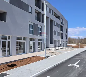 ISTRA, LABIN - P.P. 26,5 m2 za najam terasa 16 m2 - cover