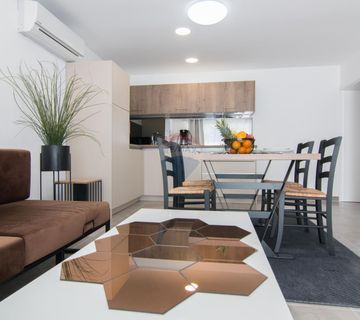 ISTRA,FAŽANA, moderan apartman u prizemlju! - cover