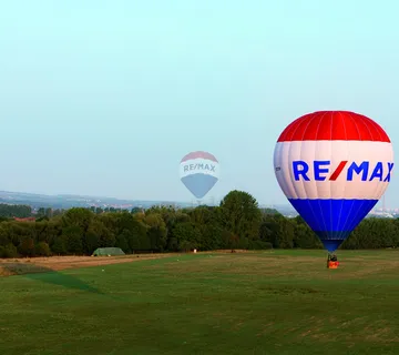 Višnjan, okolica, lijepo građevinsko zemljište veličine 3 572 m2 - cover