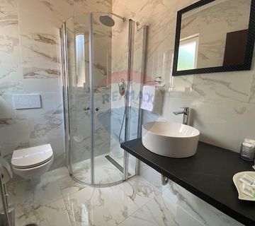 OPATIJA, Bregi - Vila - cover