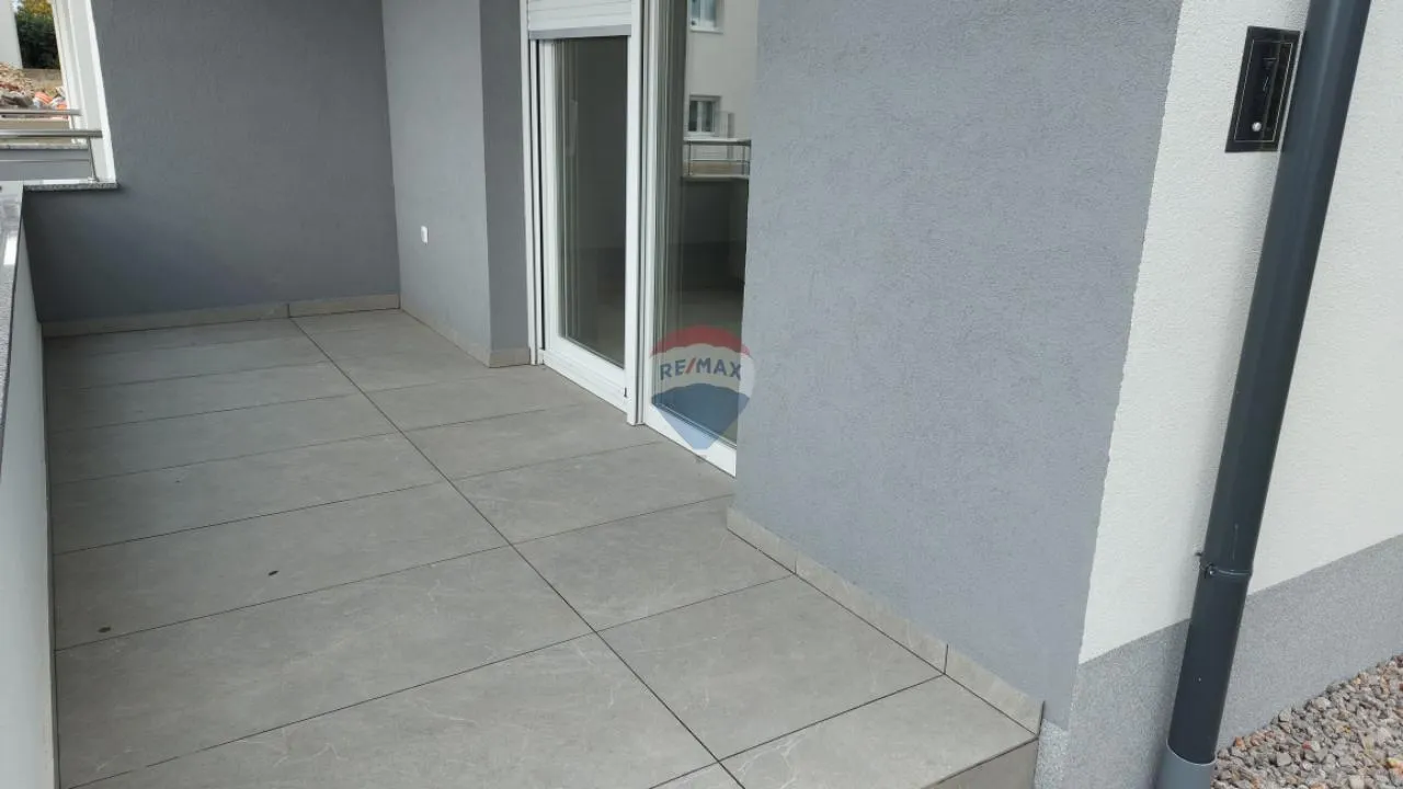 Viškovo - stan u novogradnji, okućnica - cover