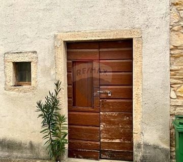 Istra, Novigrad, centar, autohtona kuća u nizu, samo 150 od mora - cover