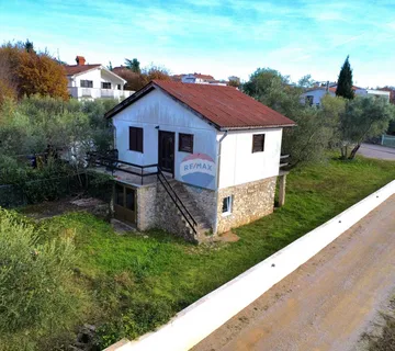 Krk, Linardići - samostojeća kuća sa projektom za rekonstrukciju - cover