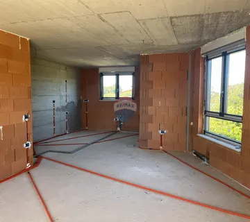 Istra,Pula,trosoban stan na odličnoj lokaciji - cover