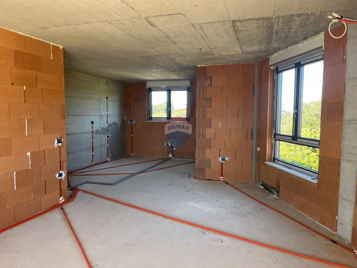 Istra,Pula,trosoban stan na odličnoj lokaciji - cover