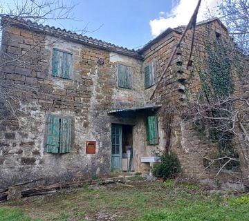 Istra, Momjan-okolica, autohtona kuća i građevinske parcele - cover
