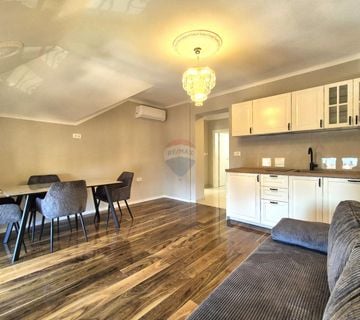 OPATIJA- CENTAR, kompletno renoviran 3S+DB stan s pogledom na more - cover