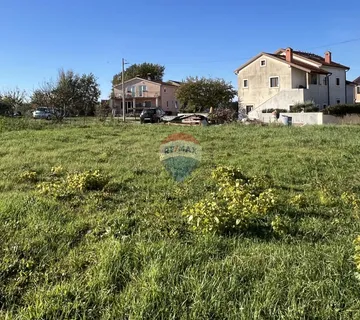 Istra, Poreč, okolica - građevinsko zemljište na rubu manjeg naselja - cover