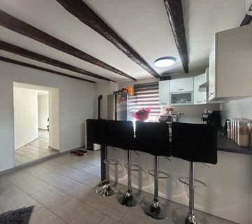 Poreč, okolica, renovirana istarska kuća sa zemljištem i konobom - cover