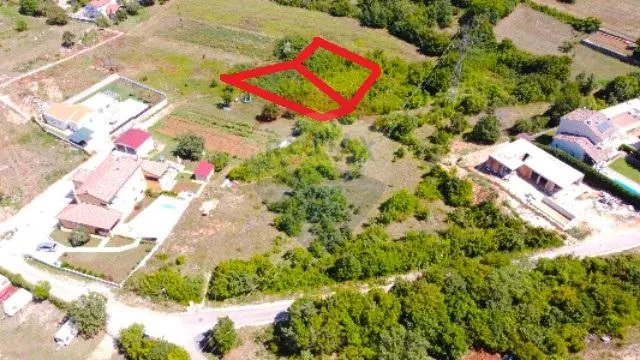 Rovinj, 8km-Šorići , 2parcele koje se drže za građevinsko - cover