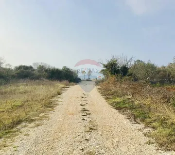 ISTRA, PEROJ, građevinsko, 1002m2 turističke namjene svega 250m od mora - cover