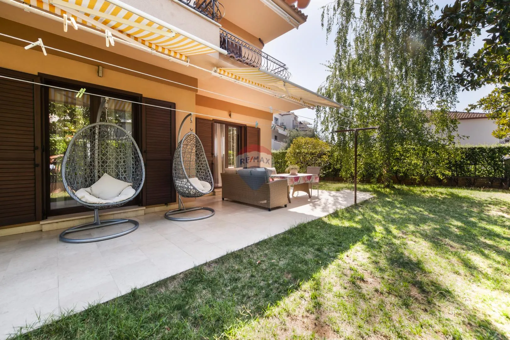 Rovinj, savršena kuća sa 4 stana, 450 m od uređenih plaža - cover