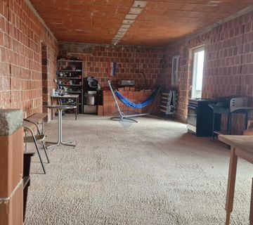 Rijeka, Pulac, kuća 523 m2, s garažom i okućnicom - cover