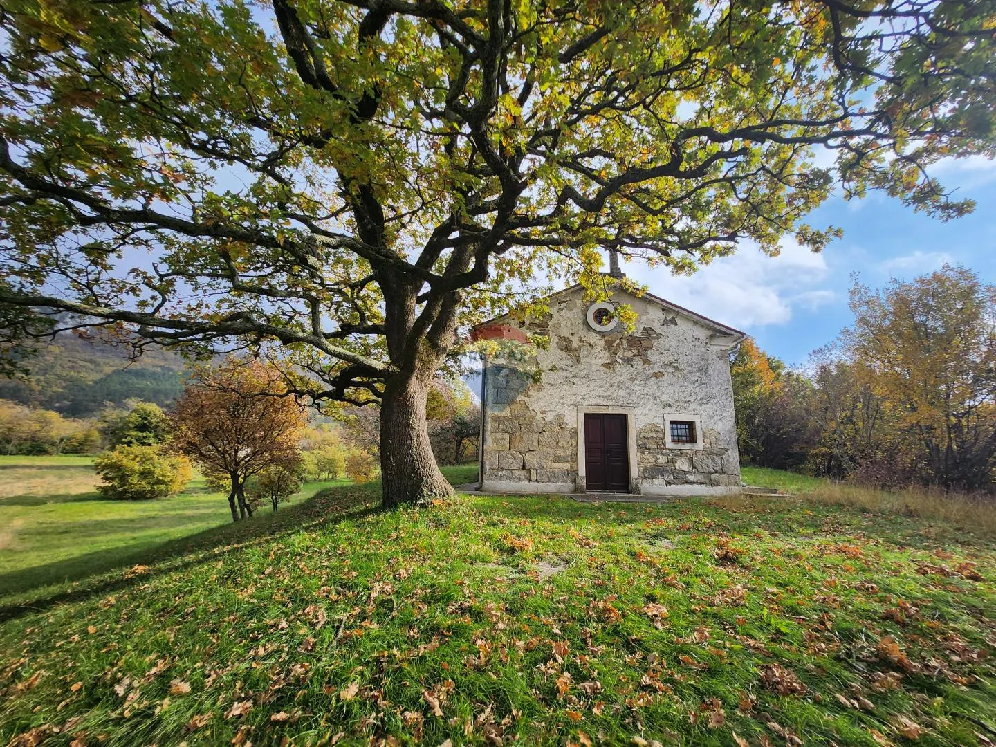 Istra, Buzet, Dolenja Nugla - građevinsko i nerađevinsko zemljište - cover