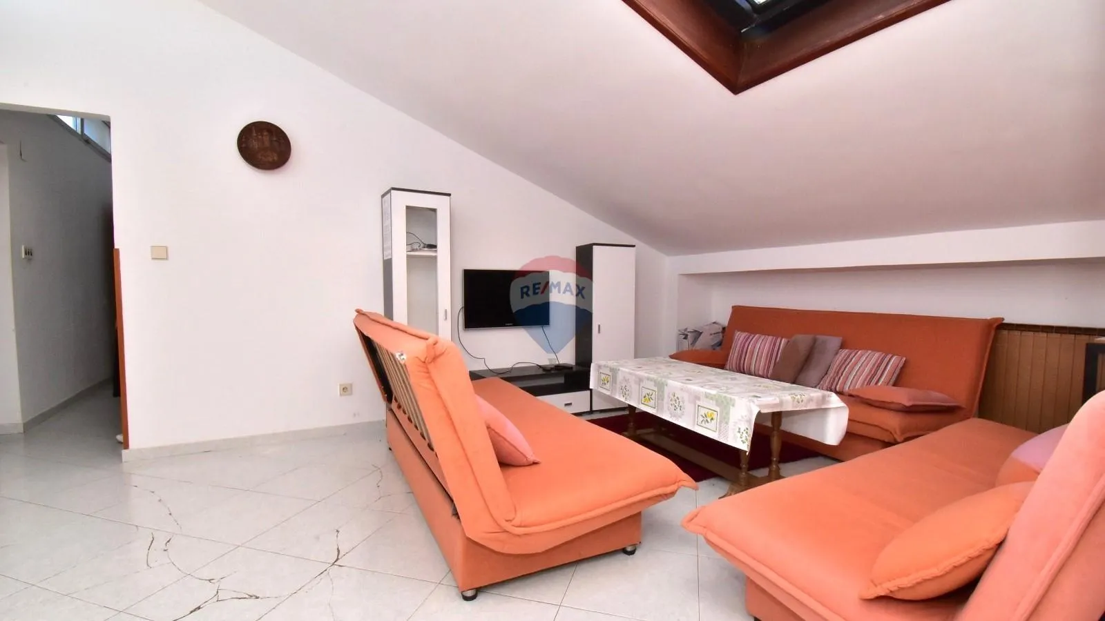 FUNTANA-stan s tri spavaće sobe - cover