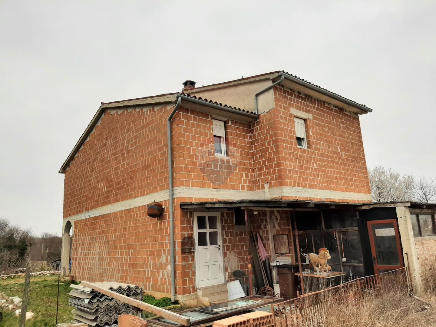 Istra, okolica Svetvinčenta, kuća roh bau - cover