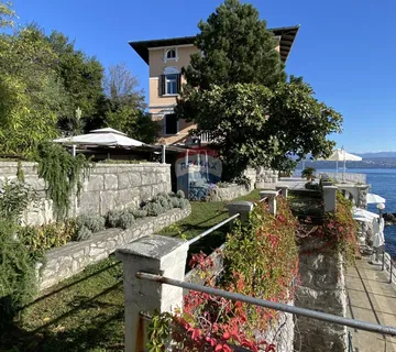 IČIĆI - Etaža vile, 1. red do mora - cover