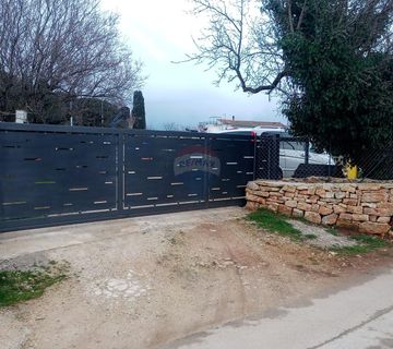 Istra, Vodnjan - građevinska parcela u centru grada - cover