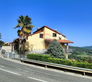Istra, Pazin- kuća s dva stana i otvorenim pogledom - cover