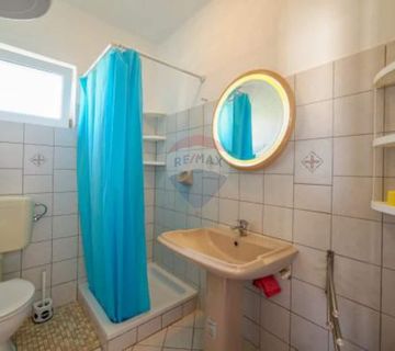 Istra, okolica Pule i Fažane, kuća s 4 stana - cover