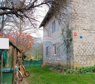 Plaški , Jezero - Kuća na osami s velikom okućnicom! - cover