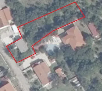 Šmrika - Građevinsko zemljište sa kućom, 1336m2 - cover