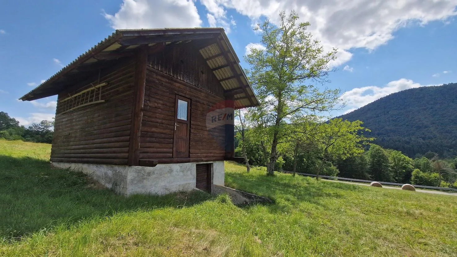 Gorski Kotar/Plemenitaš-teren sa legaliziranim objektom - cover