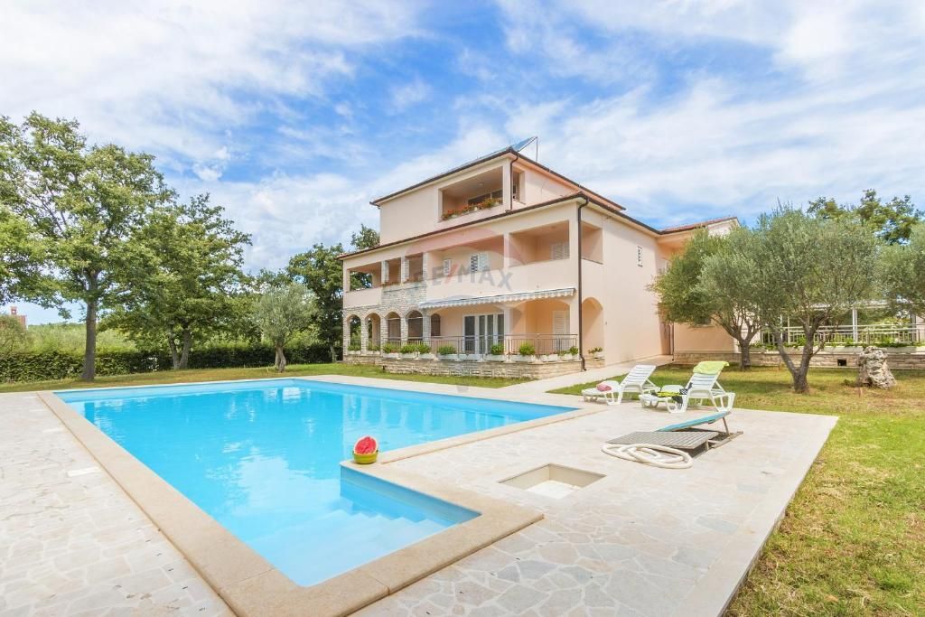 Istra, Pavićini,Hotelsko-ugostiteljski kompleks  - cover