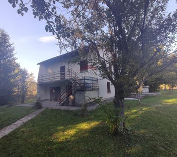 Lika,Brinje, kuća na parceli od 1230 m2 - cover