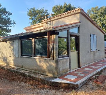 Istra, Marčana - gospodarski objekt na zemljištu od 12000 m2 - cover