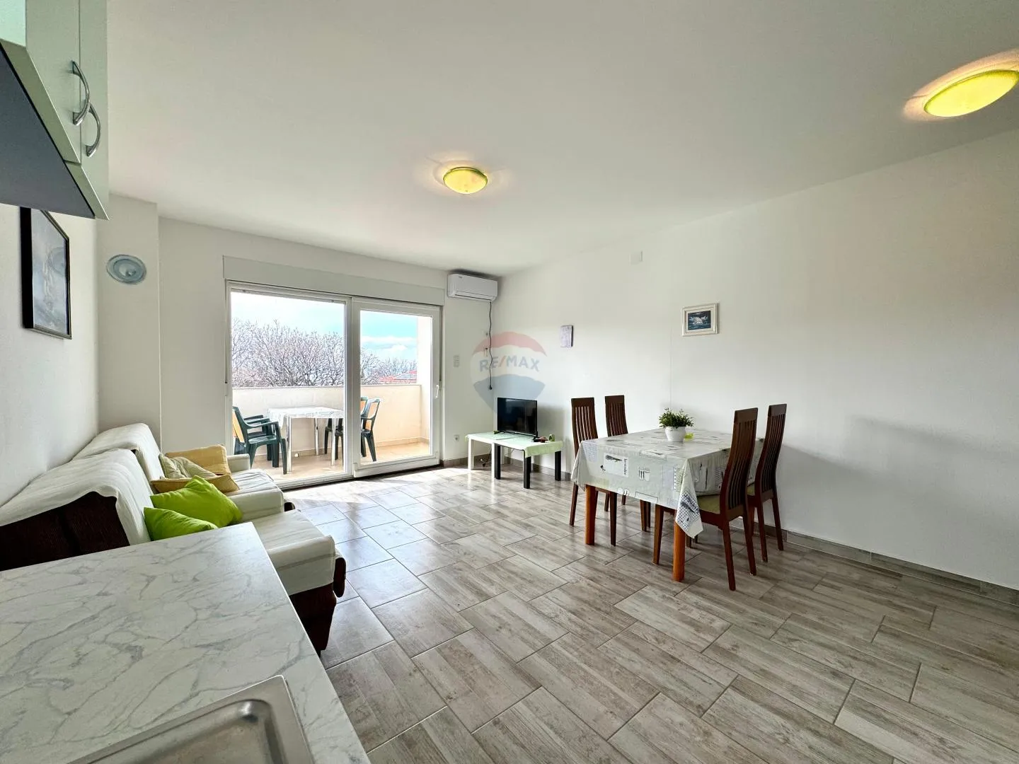 Novi Vinodolski, Povile - etaža sa 2 odvojena stana - cover