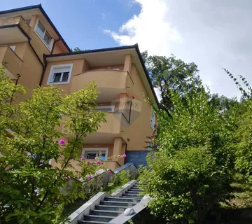 Opatija, blizina centra, kuća s 15 apartmana, uhodan posao - cover
