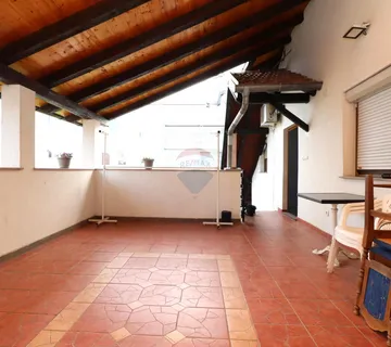 Sveta Klara - stan na prvom katu s velikom terasom, vrt, 94m2 - cover