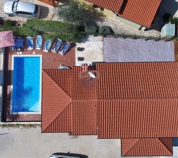Istra, Višnjan kuća s pogledom na more - cover