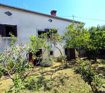 Istra,Brtonigla-Samostojeća kuća s dvorištem - cover
