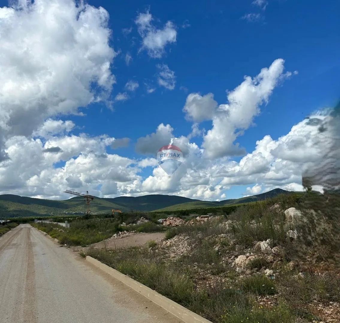 Split, Kraj - zemljište gospodarske namjene 19454 m2 - cover