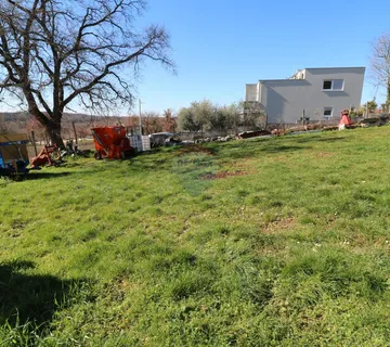 POREČ, okolica-građevinska parcela 2025m2 - cover