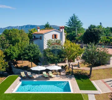 Labin, Istra - kamena kuća s bazenom i okućnicom od 2010m2 - cover