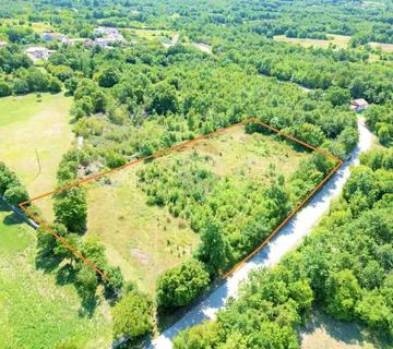 Istra,Kanfanar,2,5 km fantastična građevinska parcela-5100m2 za više vila za odmor - cover