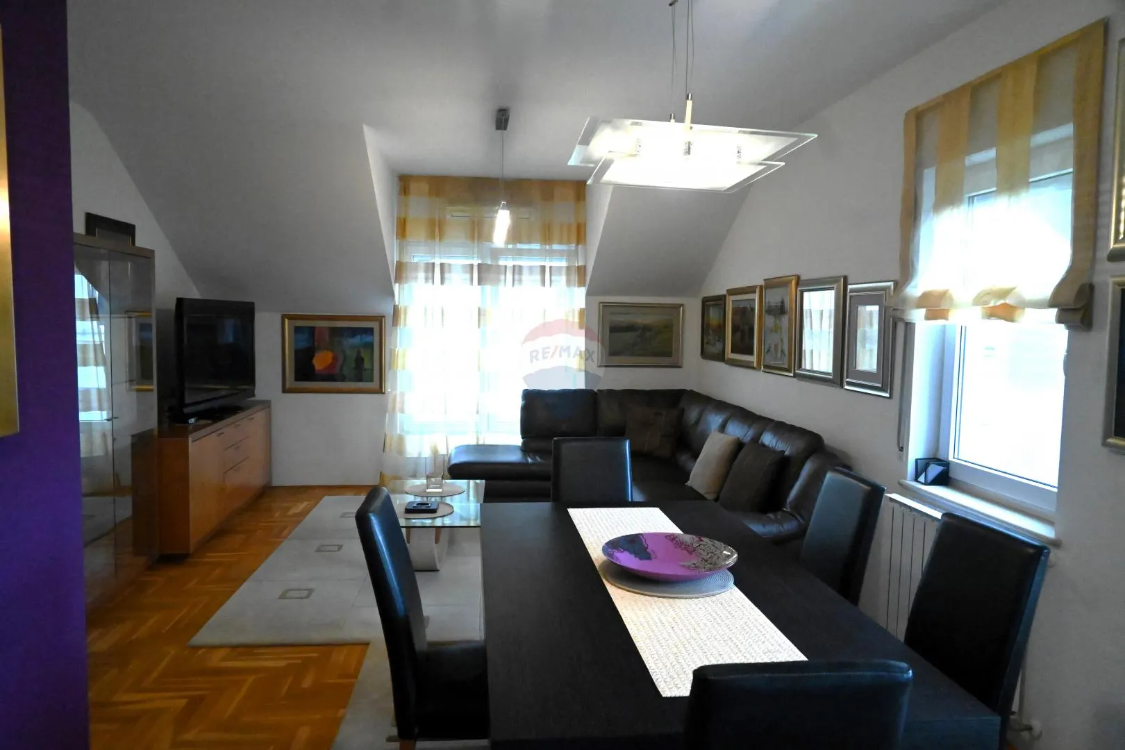 Zagreb, Bukovac - stan s 2 spavaće sobe, spremište, parking - cover