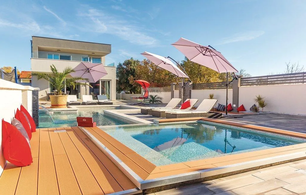 Istra,Šišan - moderna vila sa bazenom - cover