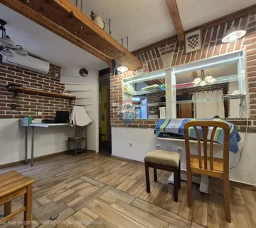 Novi Vinodolski, poslovni prostor 36m2 centar - cover