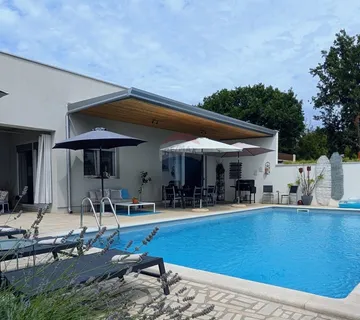Istra, Rovinj - Moderna prizemna kuća s bazenom - cover