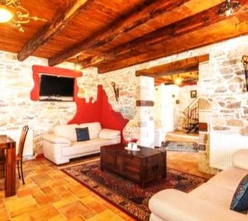 Istra,Kaštel-Vila s bazenom i apartmanska kuća - cover