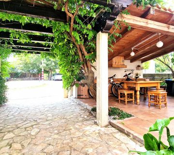 Istra,Momjan okolica-Autohtona kuća s bazenom i apartmanom - cover