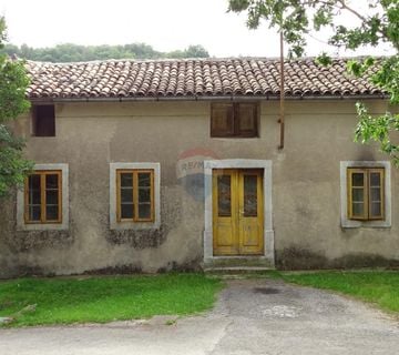 Klana - samostojeća kamena kuća za adaptaciju sa terenom od 1700 m2 - cover