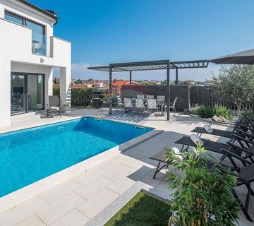 MEDULIN,  kuća na odličnoj lokaciji 300m od mora, pogled - cover