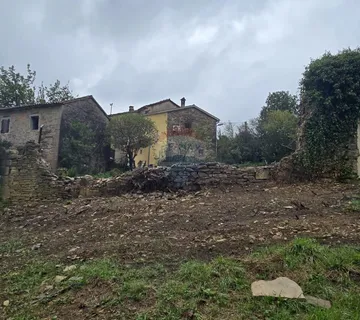 Istra, Cunjci - građeinski teren i ruševna kuća u nizu sa imanjem  - cover